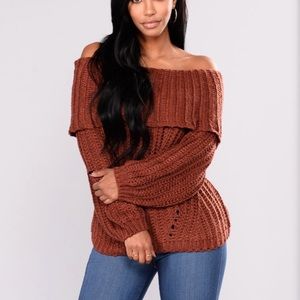 Laura off the shoulder sweater - red bean